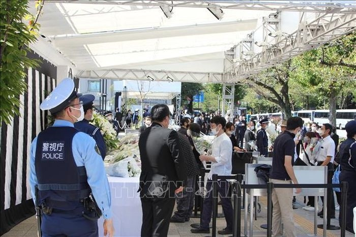 Đông đảo người dân Nhật Bản tới viếng cố Thủ tướng Abe Shinzo 